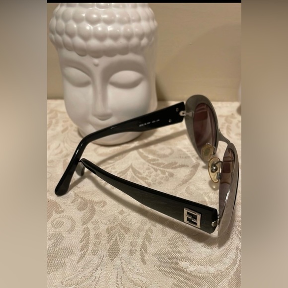 Pre-Loved Vintage FENDI Sunglasses, Authentic Item - Picture 2 of 8